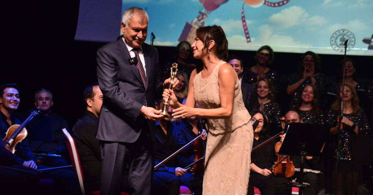 Demet Akbağ ile Uğur Polat’a Onur Ödülü