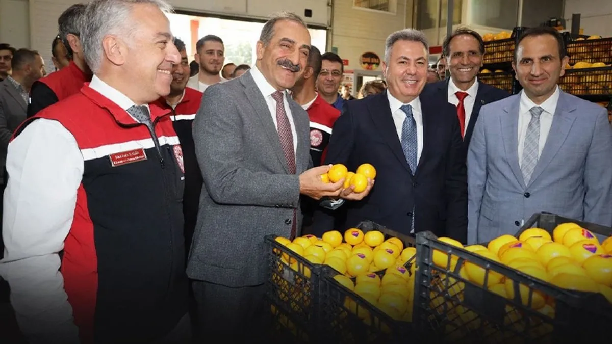 Satsuma yüklü TIR’lar İzmir’den yola çıktı: İhracatta yüzde 10 artış hedefi