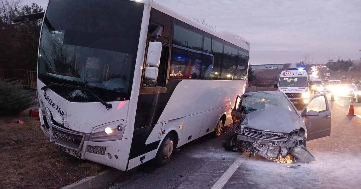 Otomobil, servis midibüsüyle çarpıştı: 1 ölü, 5 yaralı