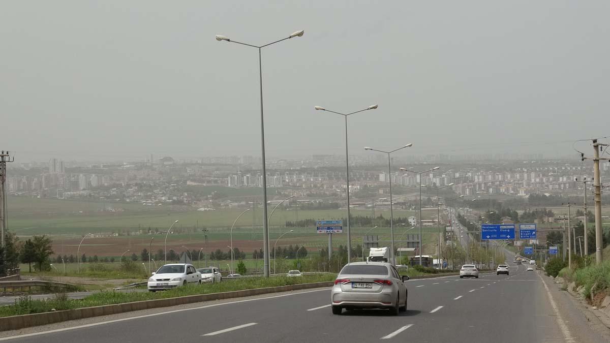 Diyarbakır’da toz taşınımına karşı uzmanından uyarı: “Solunum yolu hastalığı olan kişilerde ciddi semptomlara neden olabiliyor”